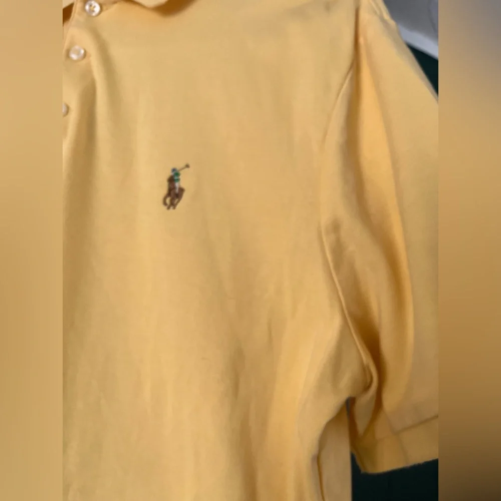 Yellow polo - Picture 5 of 8